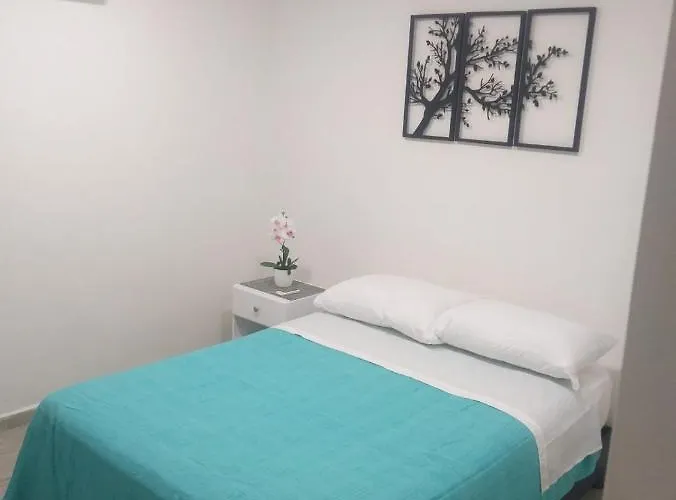 Aparta Estudio Condo